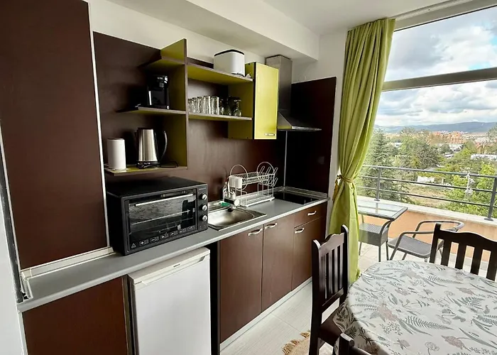 In Big Kamelia Complex Sunny